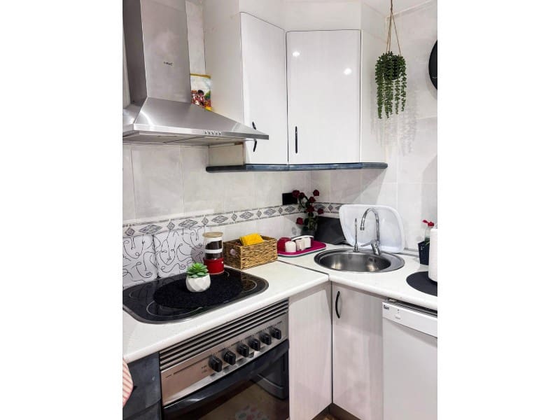 2 soveværelse Lejlighed til salg i Benidorm med swimmingpool - € 292.500 (Ref: 9976960)