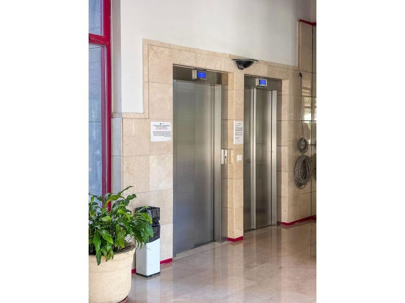 2 soveværelse Lejlighed til salg i Benidorm med swimmingpool - € 292.500 (Ref: 9976960)