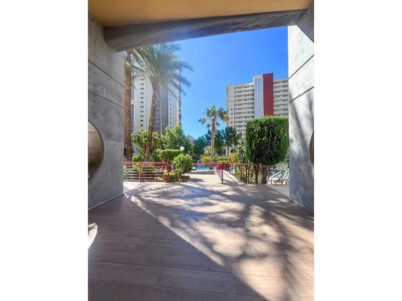 2 soveværelse Lejlighed til salg i Benidorm med swimmingpool - € 292.500 (Ref: 9976960)
