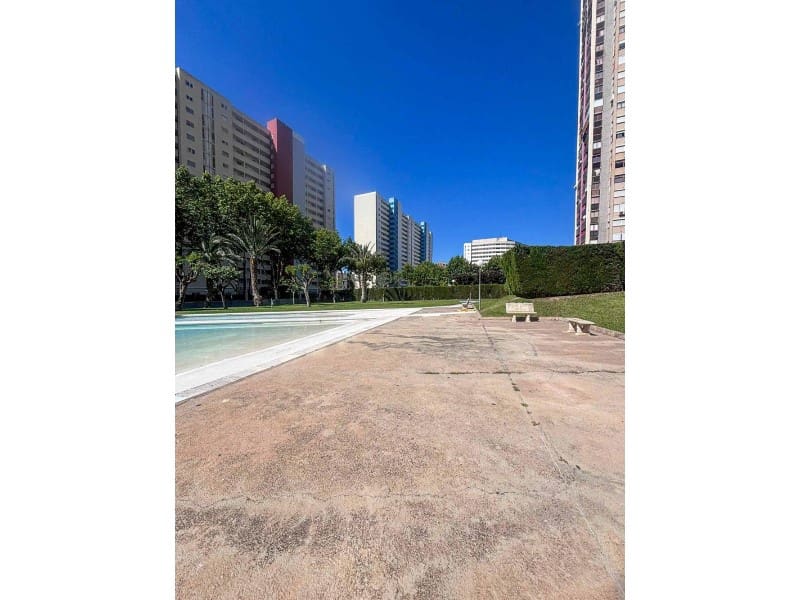 2 soveværelse Lejlighed til salg i Benidorm med swimmingpool - € 292.500 (Ref: 9976960)