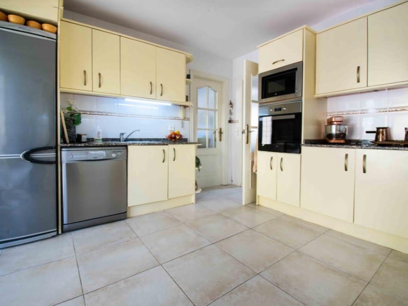 4 soverom Kjedet enebolig til salgs i Albir med svømmebasseng garasje - € 599 000 (Ref: 9976961)