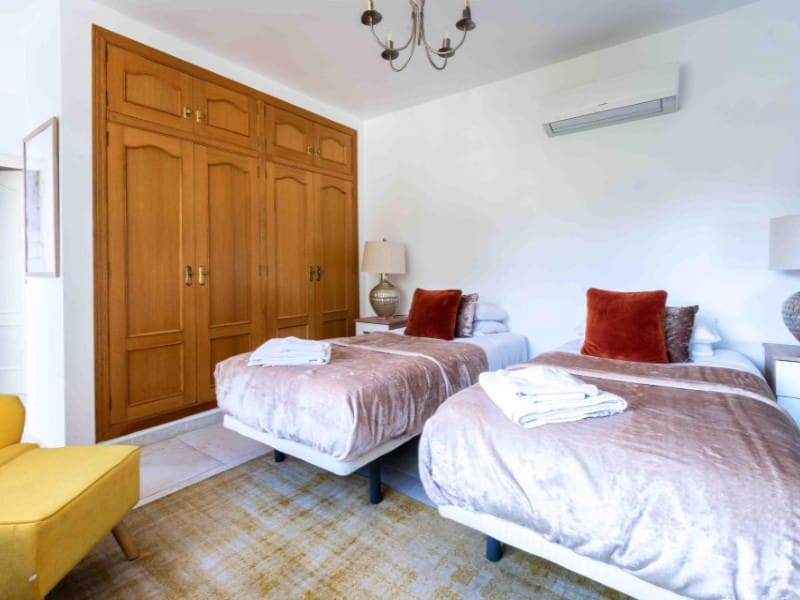 4 soverom Kjedet enebolig til salgs i Albir med svømmebasseng garasje - € 599 000 (Ref: 9976961)