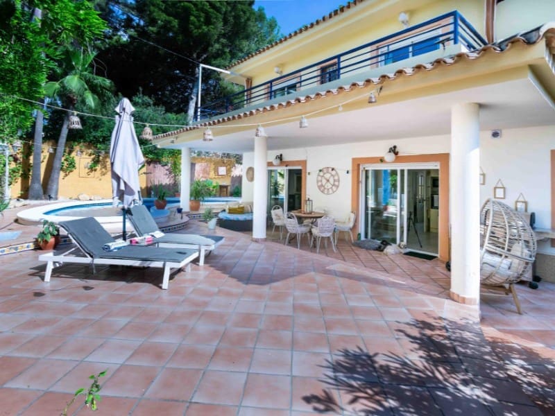 4 soverom Kjedet enebolig til salgs i Albir med svømmebasseng garasje - € 599 000 (Ref: 9976961)