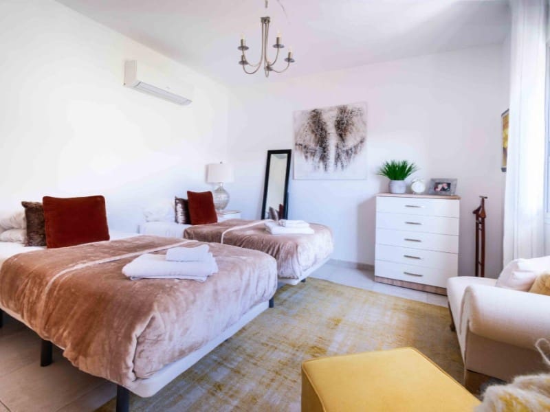 4 soverom Kjedet enebolig til salgs i Albir med svømmebasseng garasje - € 599 000 (Ref: 9976961)