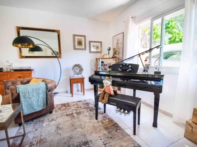 4 soverom Kjedet enebolig til salgs i Albir, Alfaz del Pi / L'Alfàs del Pi med svømmebasseng garasje - € 599 000 (Ref: 9976961)