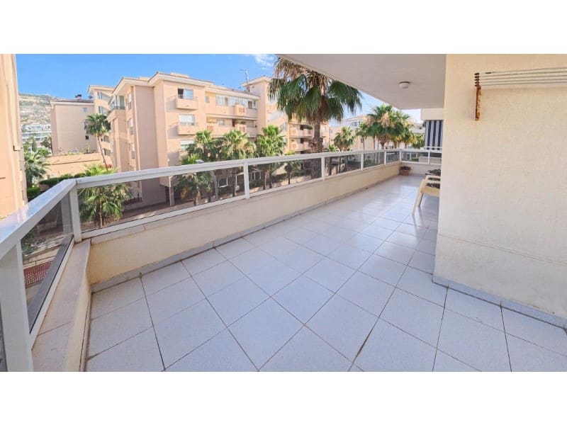 Apartamento de 3 habitaciones en Albir en venta con piscina - 390.000 € (Ref: 9976962)