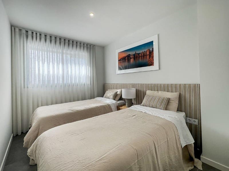 Apartamento de 2 habitaciones en Finestrat en venta con piscina garaje - 396.000 € (Ref: 9976963)