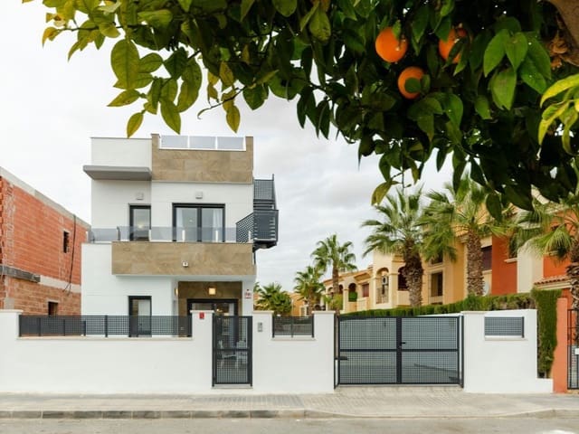 3 chambre Villa/Maison à vendre à El Chaparral - La Siesta - La Torreta, Torrevieja avec piscine garage - 424 000 € (Ref: 9985575)