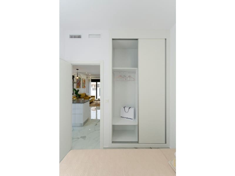 3 sypialnia Willa na sprzedaż w Torrevieja z basenem - 424 000 € (Ref: 9985575)