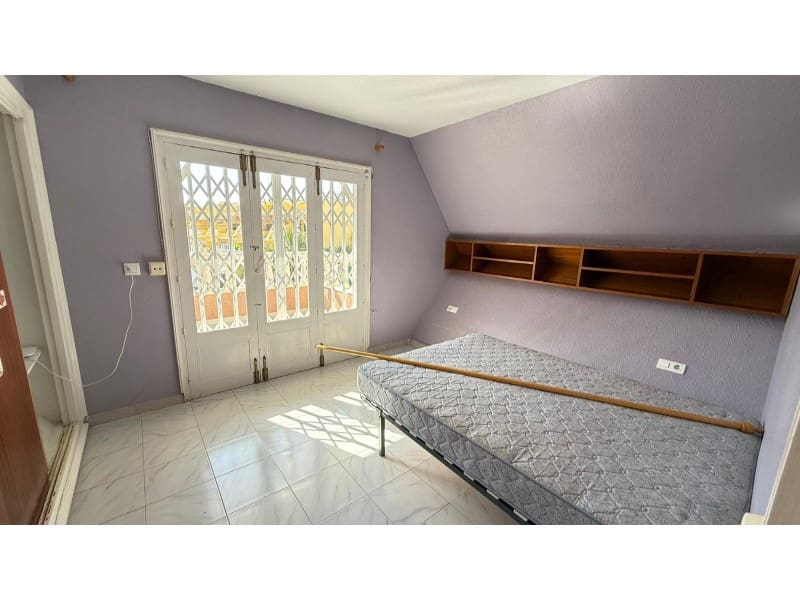 3 soverom Villa til salgs i Torrevieja med svømmebasseng - € 490 500 (Ref: 9985580)
