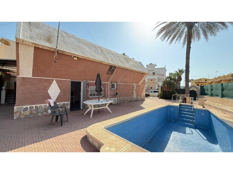 3 soverom Villa til salgs i Torrevieja med svømmebasseng - € 490 500 (Ref: 9985580)
