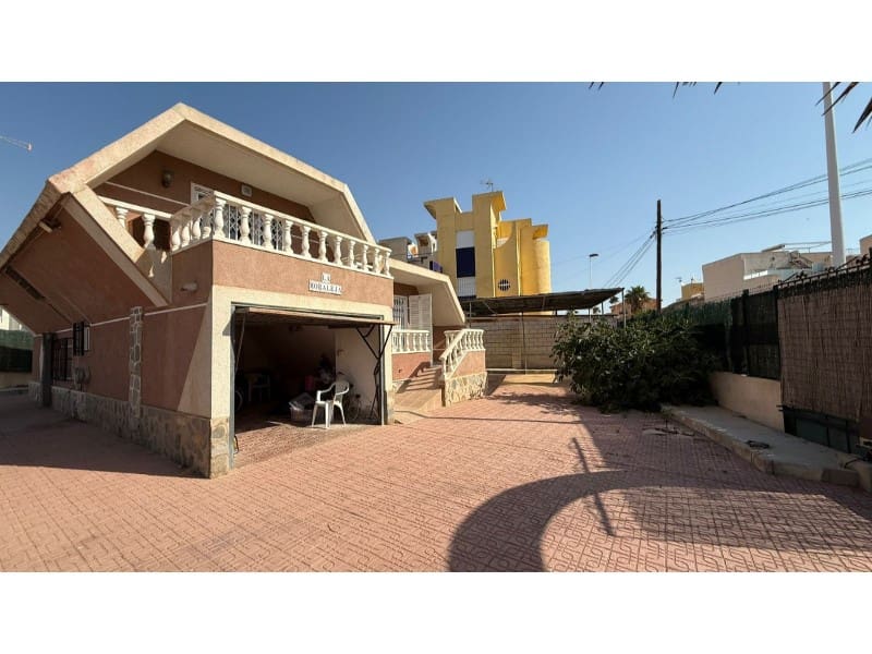 3 soverom Villa til salgs i Torrevieja med svømmebasseng - € 490 500 (Ref: 9985580)