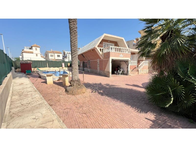 3 soverom Villa til salgs i Torrevieja med svømmebasseng - € 490 500 (Ref: 9985580)
