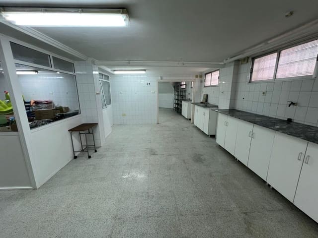 Kaupallinen vuokrattavana paikassa San Miguel de Salinas - 2 500 € (Ref: 9985599)