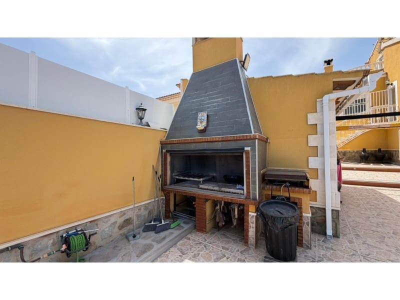 5 sovrum Villa till salu i Orihuela med pool - 480 000 € (Ref: 9985600)