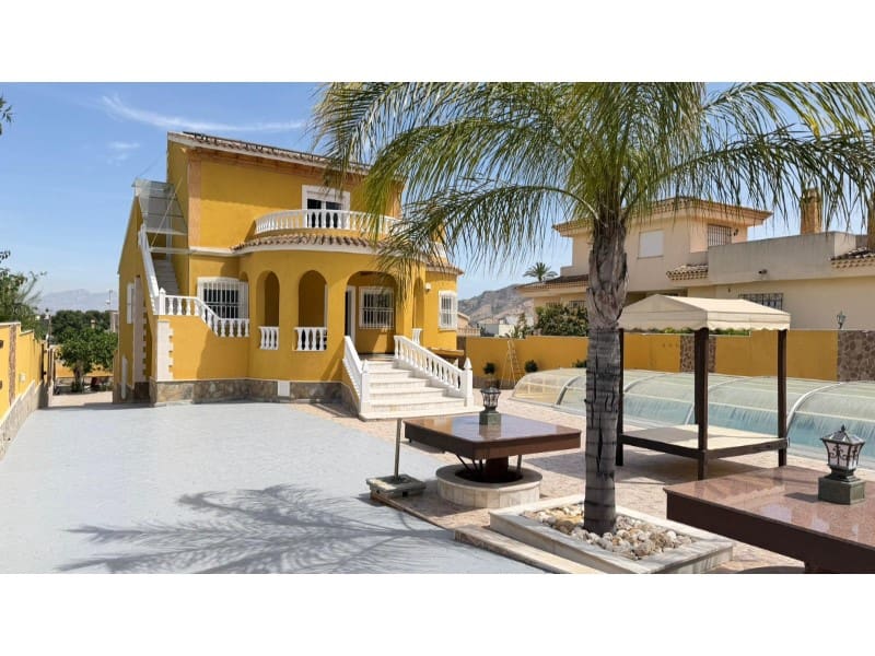 5 sovrum Villa till salu i Orihuela med pool - 480 000 € (Ref: 9985600)