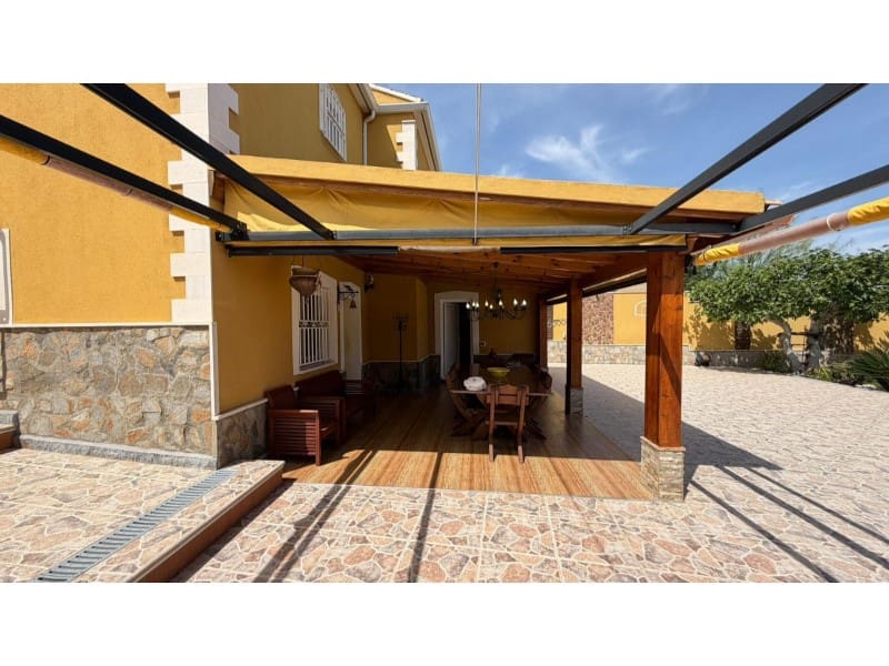 5 sovrum Villa till salu i Orihuela med pool - 480 000 € (Ref: 9985600)