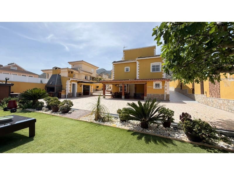 5 sovrum Villa till salu i Orihuela med pool - 480 000 € (Ref: 9985600)