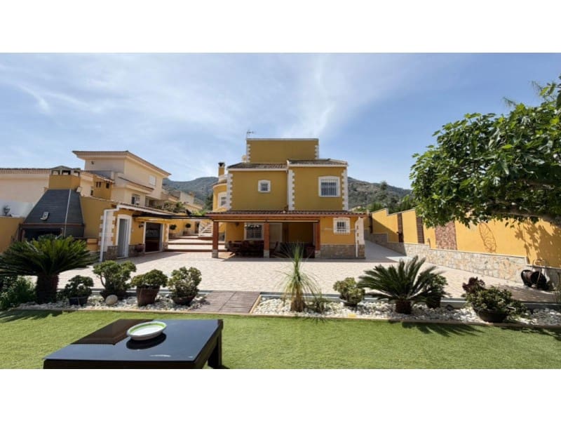 5 sovrum Villa till salu i Orihuela med pool - 480 000 € (Ref: 9985600)