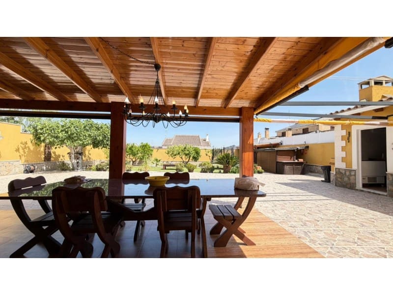 5 sovrum Villa till salu i Orihuela med pool - 480 000 € (Ref: 9985600)