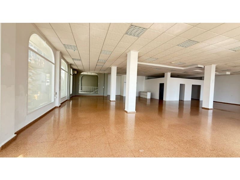 Comercial para arrendar em San Miguel de Salinas - 850 € (Ref: 9985604)