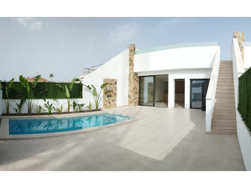 3 soveværelse Villa til salg i Los Alcazares med swimmingpool - € 519.000 (Ref: 9985609)