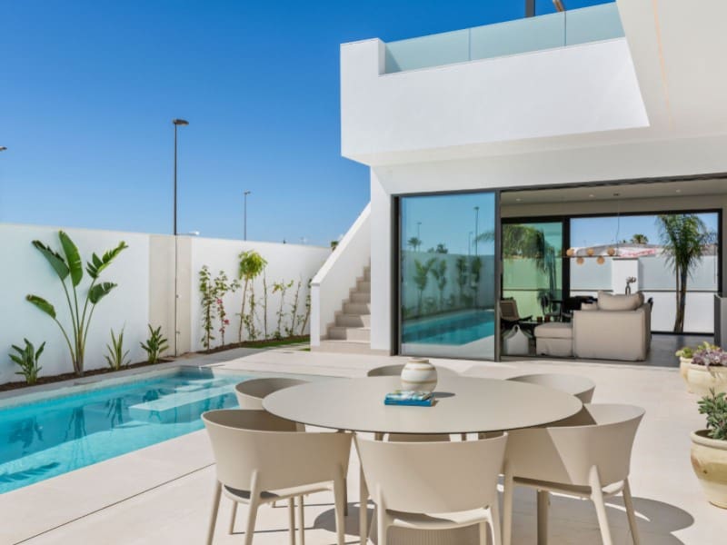 3 soveværelse Villa til salg i Los Alcazares med swimmingpool - € 519.000 (Ref: 9985609)