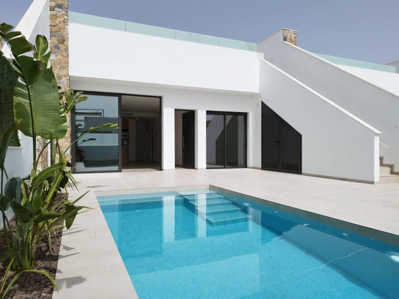 3 soveværelse Villa til salg i Los Alcazares med swimmingpool - € 519.000 (Ref: 9985609)