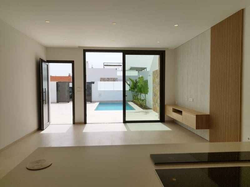 3 soveværelse Villa til salg i Los Alcazares med swimmingpool - € 519.000 (Ref: 9985609)
