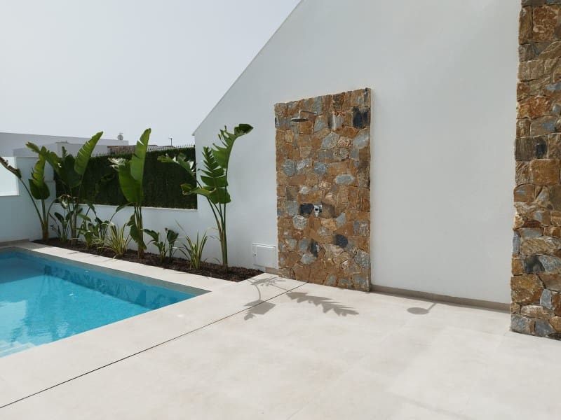 3 soveværelse Villa til salg i Los Alcazares med swimmingpool - € 519.000 (Ref: 9985609)