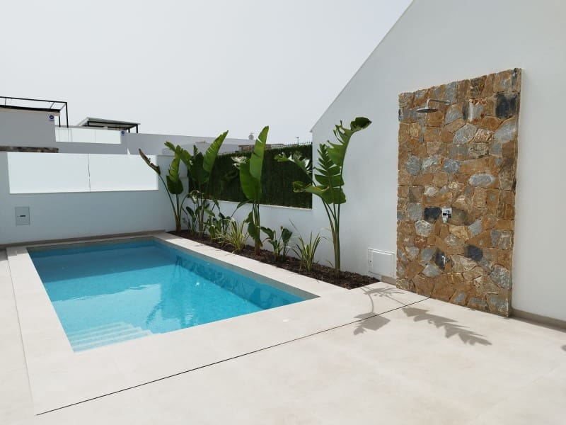 3 soveværelse Villa til salg i Los Alcazares med swimmingpool - € 519.000 (Ref: 9985609)