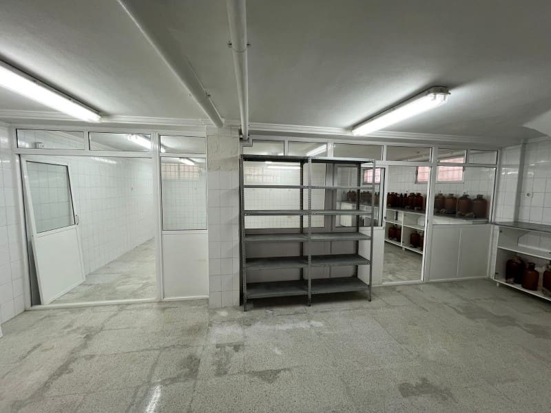 Kaupallinen myytävänä paikassa San Miguel de Salinas - 370 000 € (Ref: 9985625)
