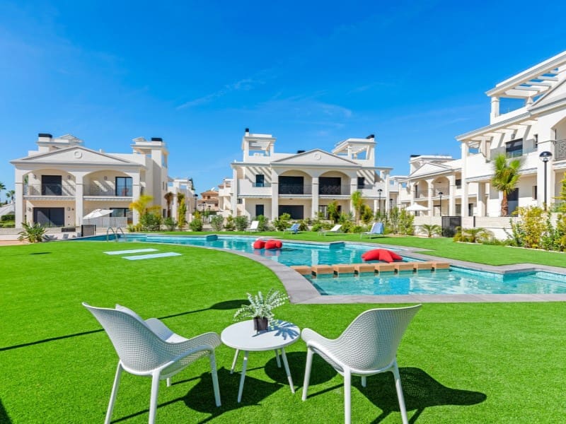Apartamento de 3 habitaciones en Rojales en venta con piscina - 363.000 € (Ref: 9985627)