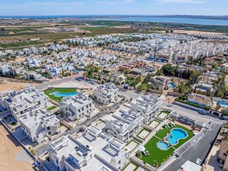 Apartamento de 3 habitaciones en Rojales en venta con piscina - 363.000 € (Ref: 9985627)