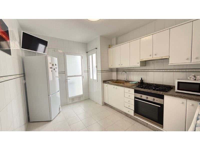 3 soverom Leilighet til leie i San Miguel de Salinas med svømmebasseng - € 850 (Ref: 9986541)