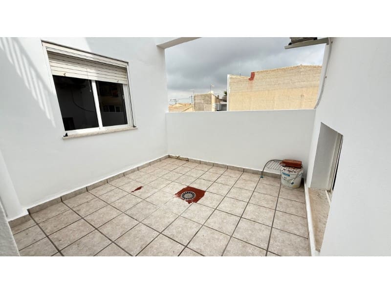 3 soverom Leilighet til leie i San Miguel de Salinas med svømmebasseng - € 850 (Ref: 9986541)