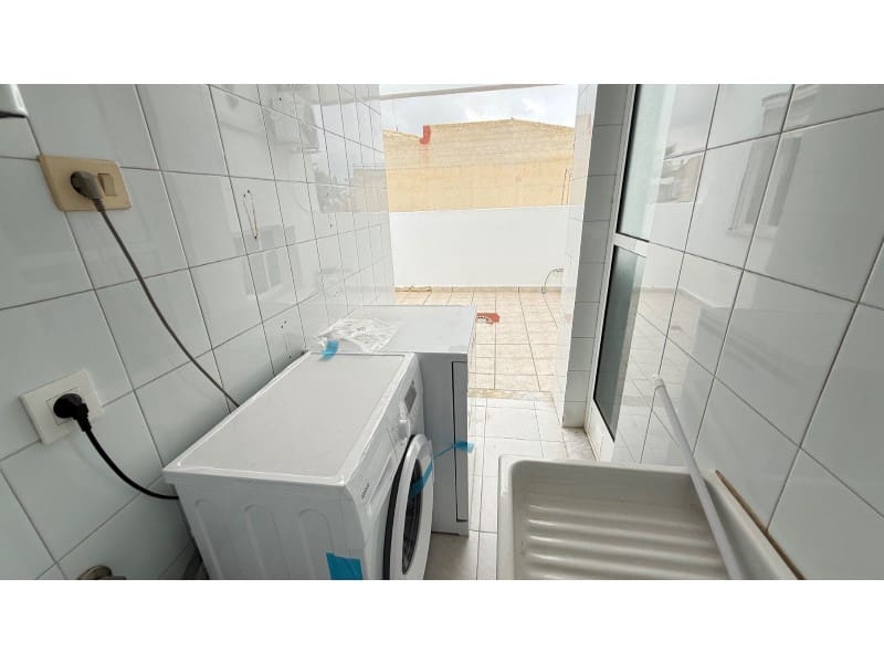 3 soverom Leilighet til leie i San Miguel de Salinas med svømmebasseng - € 850 (Ref: 9986541)