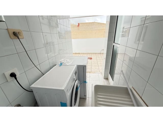3 soverom Leilighet til leie i San Miguel de Salinas med svømmebasseng - € 850 (Ref: 9986541)