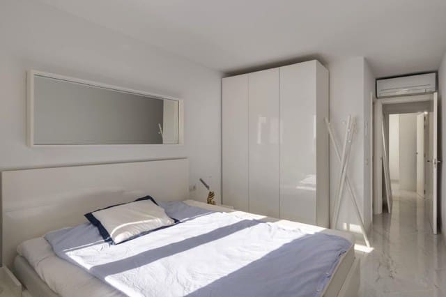 2 bedroom Flat for sale in Santa Ponsa with garage - € 650,000 (Ref: 8481216)