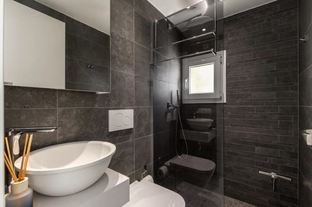 2 soveværelse Lejlighed til salg i Santa Ponsa, Calvià med garage - € 650.000 (Ref: 8481216)