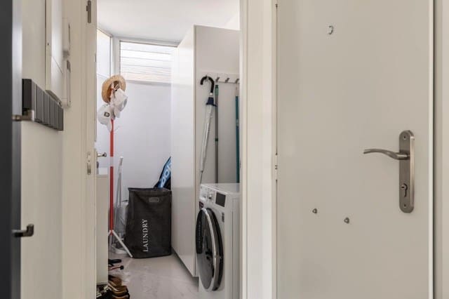 2 bedroom Flat for sale in Santa Ponsa with garage - € 650,000 (Ref: 8481216)