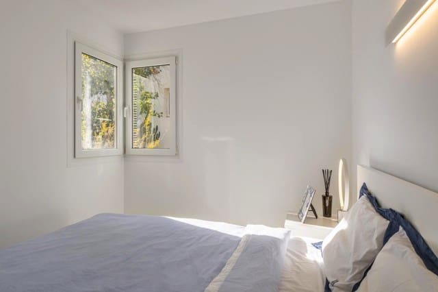 2 soveværelse Lejlighed til salg i Santa Ponsa, Calvià med garage - € 650.000 (Ref: 8481216)