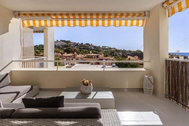 2 bedroom Flat for sale in Santa Ponsa with garage - € 650,000 (Ref: 8481216)