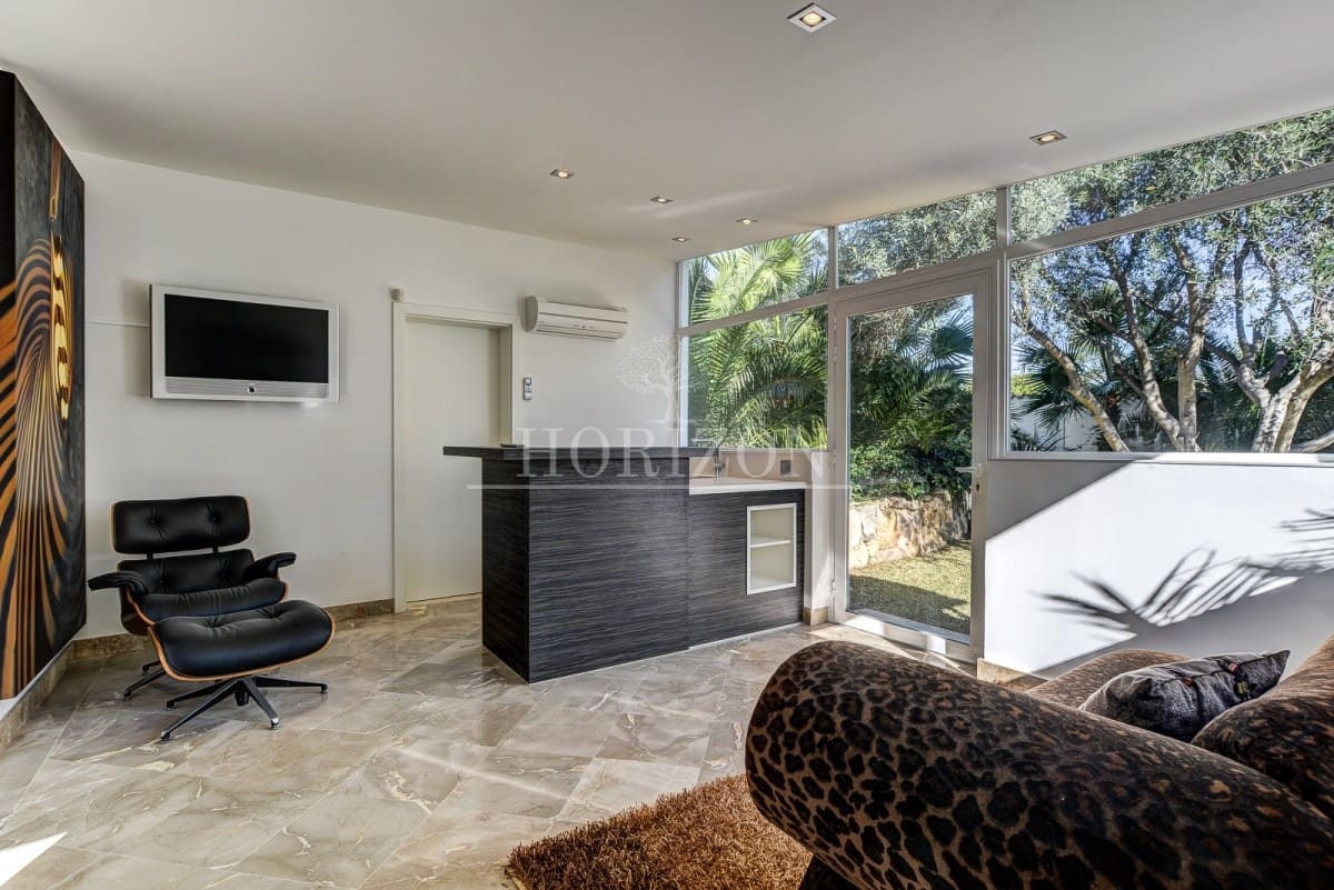 5 soveværelse Villa til salg i Bendinat med swimmingpool garage - € 5.950.000 (Ref: 8481231)