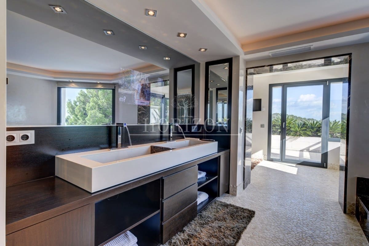 5 soveværelse Villa til salg i Bendinat med swimmingpool garage - € 5.950.000 (Ref: 8481231)