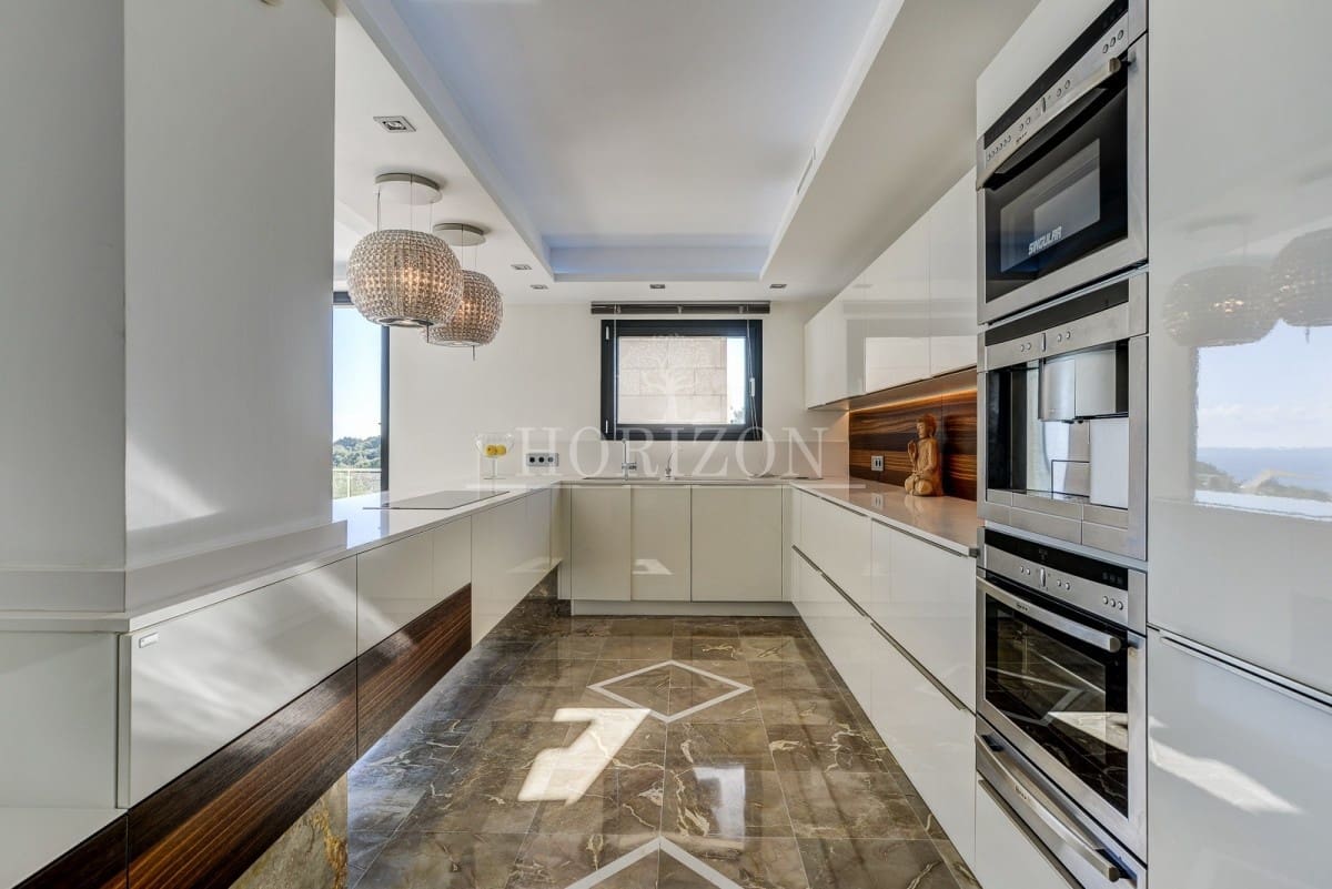 5 soveværelse Villa til salg i Bendinat med swimmingpool garage - € 5.950.000 (Ref: 8481231)