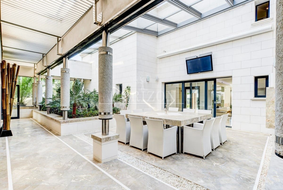 5 soveværelse Villa til salg i Bendinat med swimmingpool garage - € 5.950.000 (Ref: 8481231)