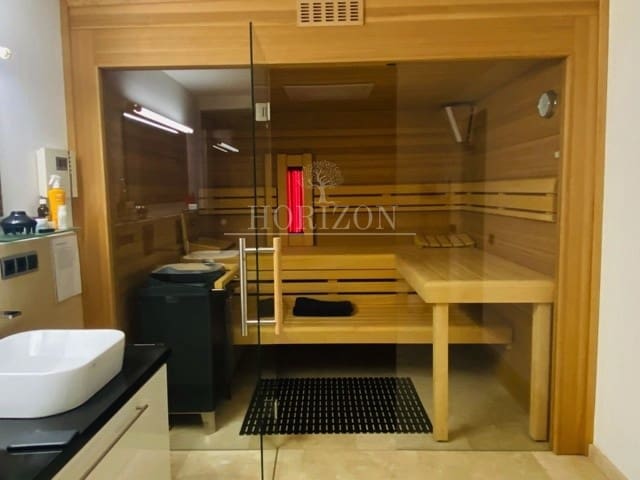 5 bedroom Villa for sale in Santa Ponsa with pool garage - € 3,950,000 (Ref: 8481232)