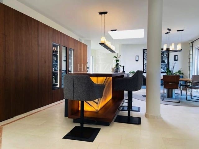 5 bedroom Villa for sale in Santa Ponsa with pool garage - € 3,950,000 (Ref: 8481232)