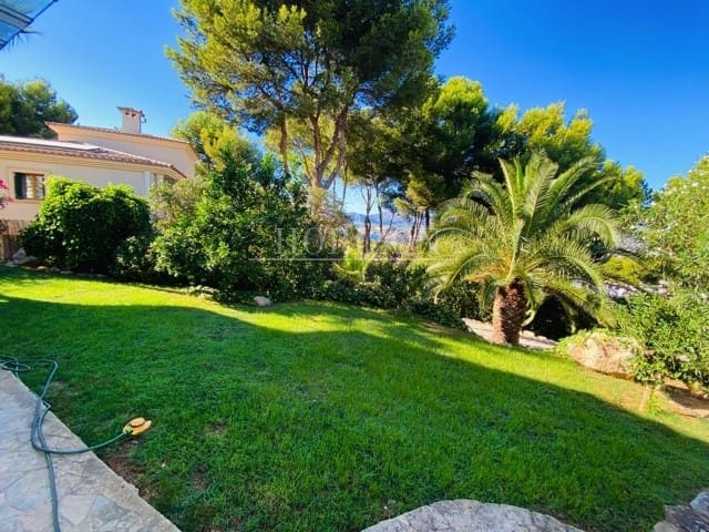 5 bedroom Villa for sale in Santa Ponsa with pool garage - € 3,950,000 (Ref: 8481232)